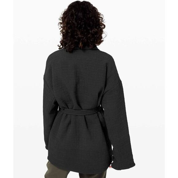 Lululemon Serene Travels Wrap With Belt Size 8 Black Oversized Water Repellent - Picture 4 of 7